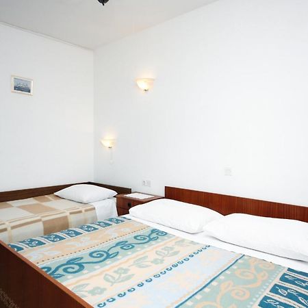 Apartments And Rooms With Parking Space Barbat, Rab - 5070 Barbat na Rabu ภายนอก รูปภาพ